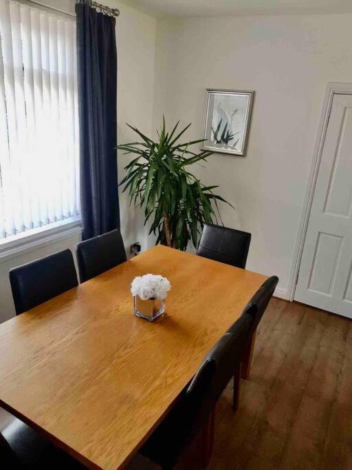 Coniston House Lancaster 3 Bedrooms Parking And Garden Exteriör bild